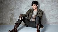 Скачать Adam Lambert - Beg For Mercy рингтон на звонок бесплатно